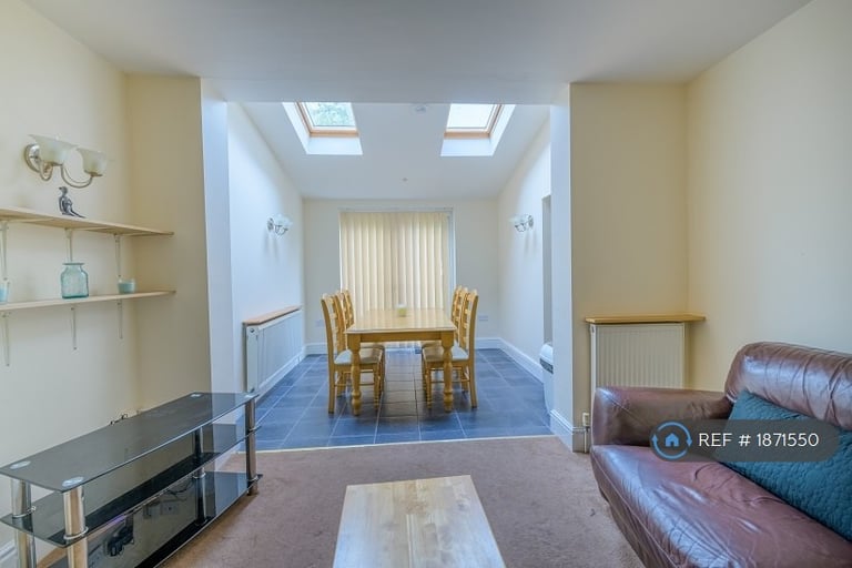 4 bedroom house in Finchley Road, Manchester, M14 (4 bed) (#1871550)