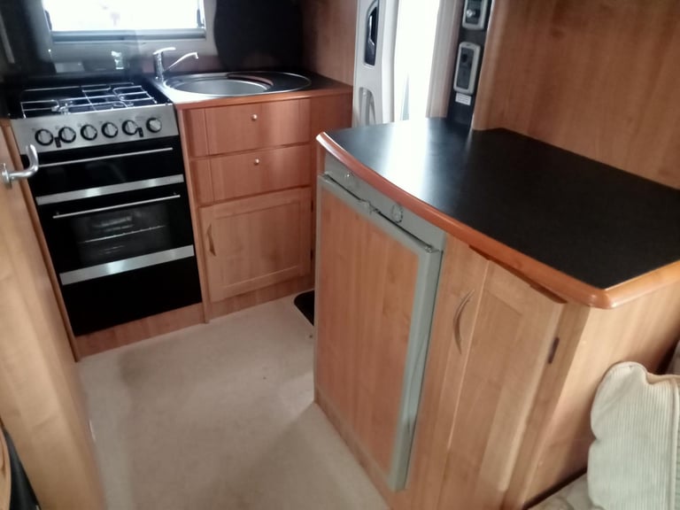 AUTO-TRAIL TRACKER EK SE 08 PLATE 