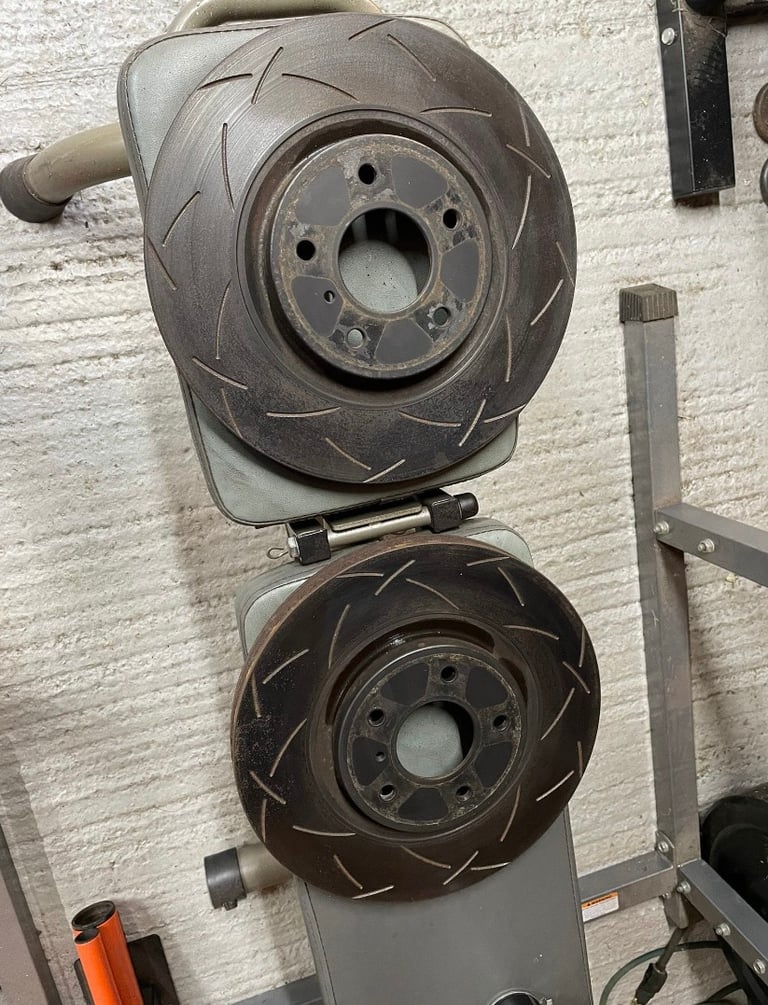 DBA front brake discs for Nissan 350z