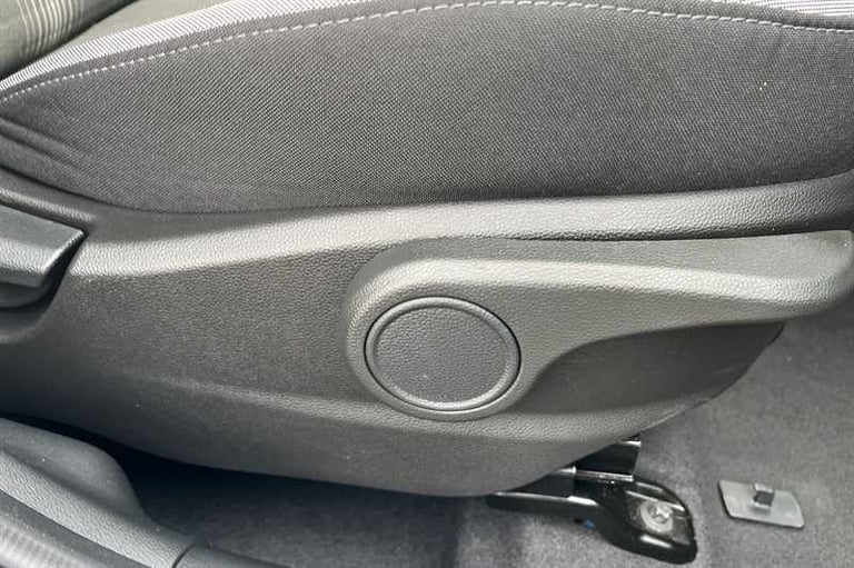 2025 Hyundai i10 1.0 Advance Hatchback 5dr Petrol Auto Euro 6 (s/s) (63 ps) Hatchback Petrol Auto...