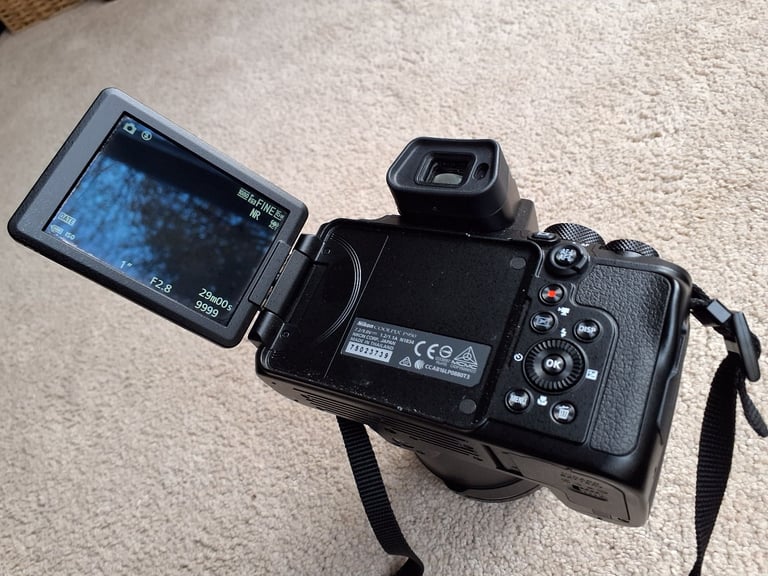 Nikon COOLPIX P950 Camera 16MP Compact Premium, Zoom 83x, nearly new.