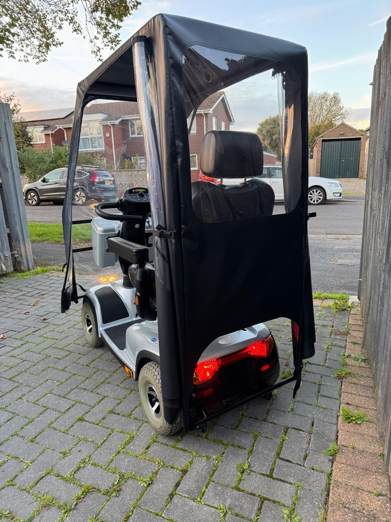 Invacare Comet 8MPH Mobility Scooter With Canopy! Excellent condition 