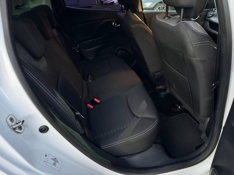 2015 Renault Clio 1.5 dCi Dynamique S Nav Auto Euro 6 5dr HATCHBACK Diesel Automatic