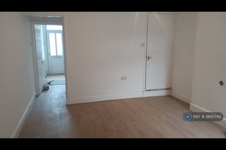 3 bedroom house in Ragdale Road, Nottingham, NG6 (3 bed) (#2655743)