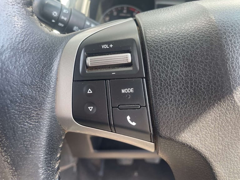 2015 Isuzu D-Max 2.5 D-Max Yukon Twin T Double Cab TD 4WD 5dr Pickup Diesel Manual