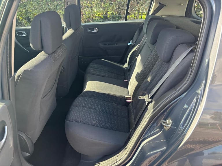 2006 Renault Megane 1.6 VVT Dynamique 5dr HATCHBACK Petrol Manual