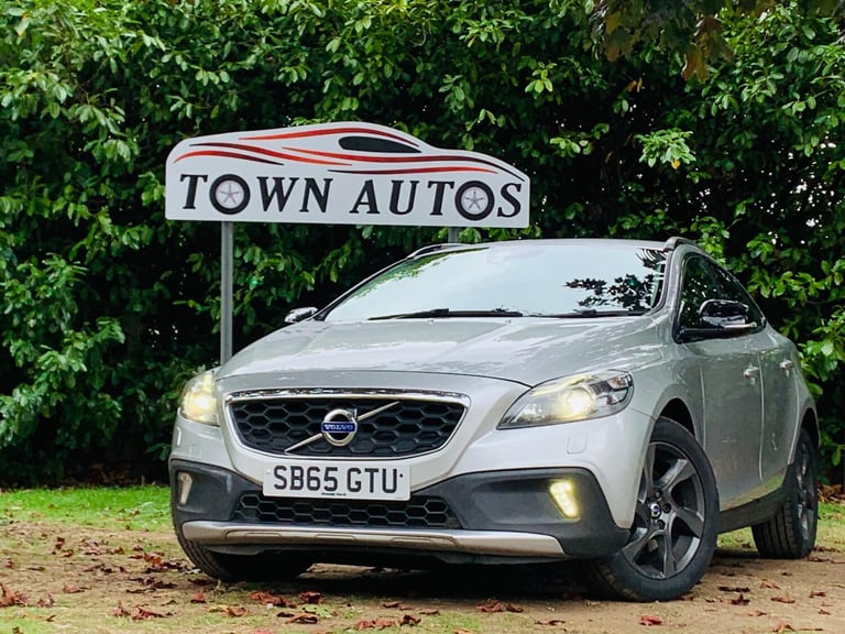 2015 Volvo V40 Cross Country 1.6 D2 Lux Nav Euro 5 (s/s) 5dr HATCHBACK Diesel Manual