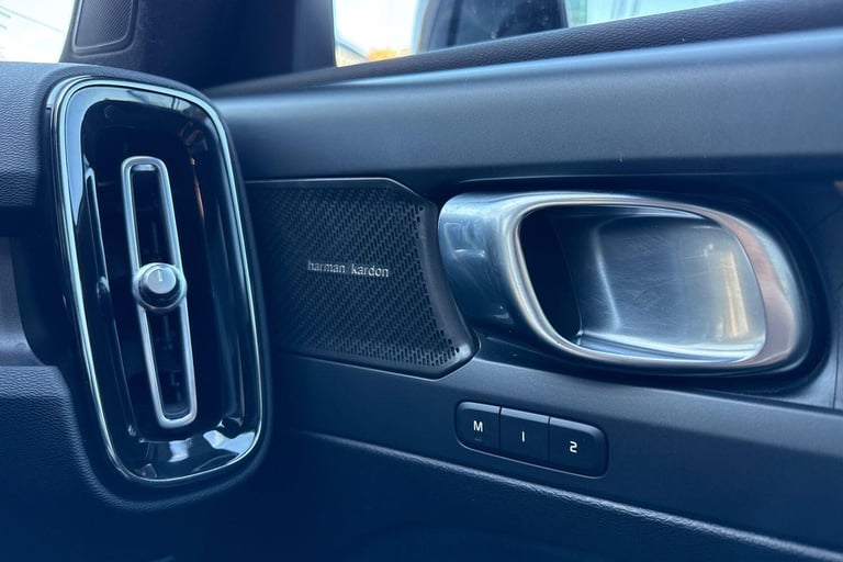 2022 Volvo XC40 Recharge Twin 78kWh Ultimate SUV 5dr Electric Auto AWD (408 ps) ESTATE Electric A...