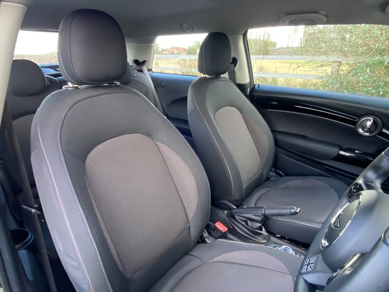 2021 MINI Hatch 1.5 Cooper Classic Auto 3dr - Apple CarPlay &amp; Sat Nav &amp; Cruise Control HA...