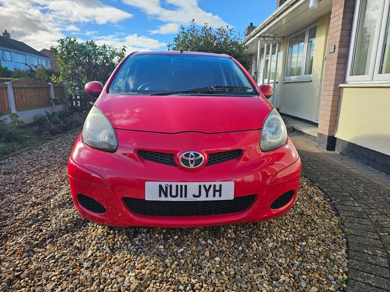 Toyota, AYGO, Hatchback, 2011, Manual, 998 (cc), 5 doors