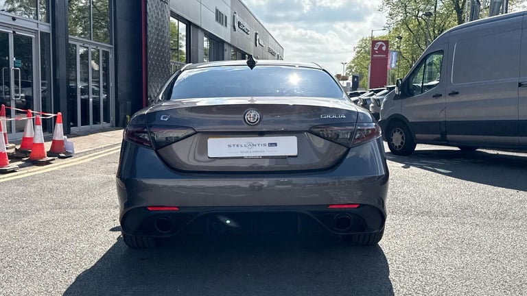 2025 Alfa Romeo Giulia 2.0T Veloce Auto Euro 6 (s/s) 4dr Saloon Petrol Automatic