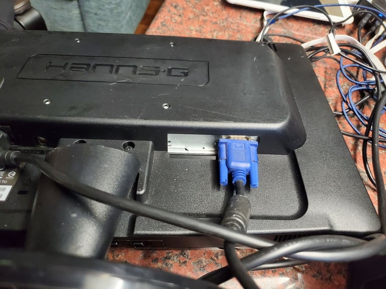 HANNS.G 19 inch monitor 