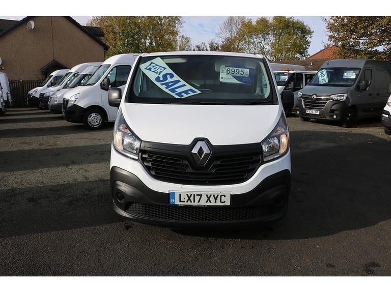2017 RENAULT TRAFIC LWB *NO VAT* LOW MILES EXCELLENT CONDITION YEARS MOT vivaro
