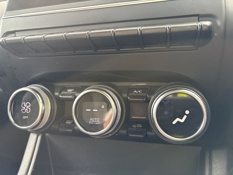  Renault Captur 1.6 E Tech Se Edition Suv 5dr Petrol Hybrid Auto Euro 6 s/s 145
