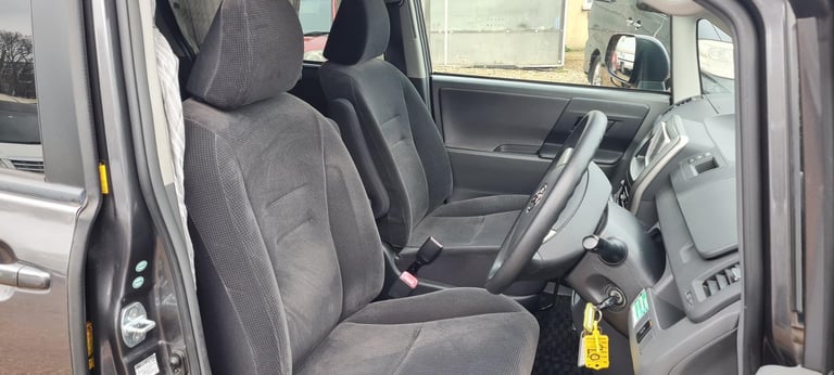 TOYOTA NOAH WELCAB WITH DISABILITY / DISABLED ACCESS SEAT