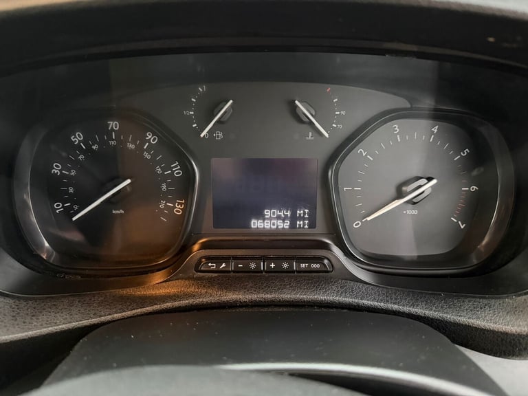 2021 Vauxhall Vivaro 2900 dynamic Lwb l2 air con 68k new timing belt finance available  PANEL VAN...