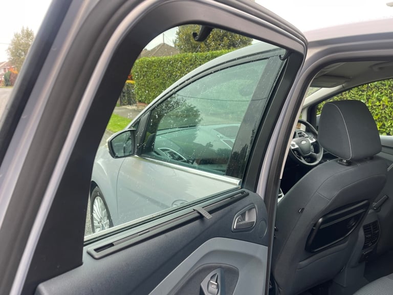 Ford C-Max Titanium 1.6TI 125BHP in Stunning Silver Metallic with Unmarked Cloth