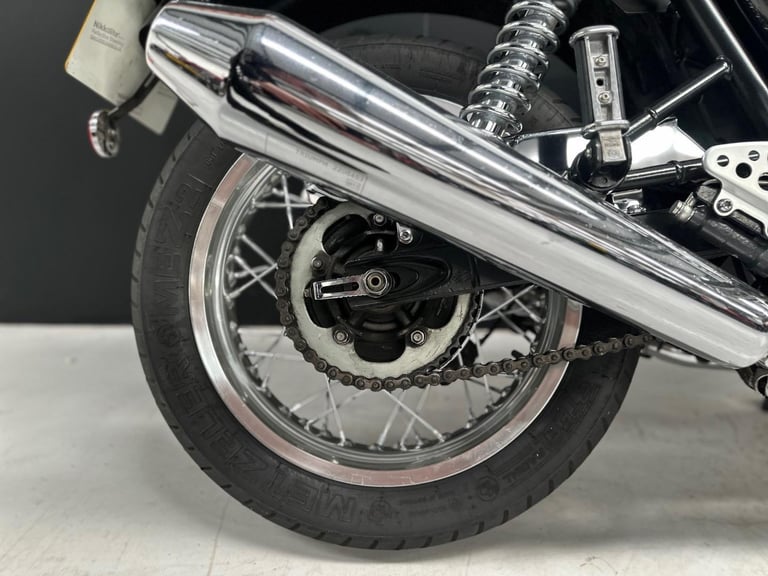 STUNNING LOW MILEAGE 2015/15 TRIUMPH THRUXTON MOTORCYCLE 