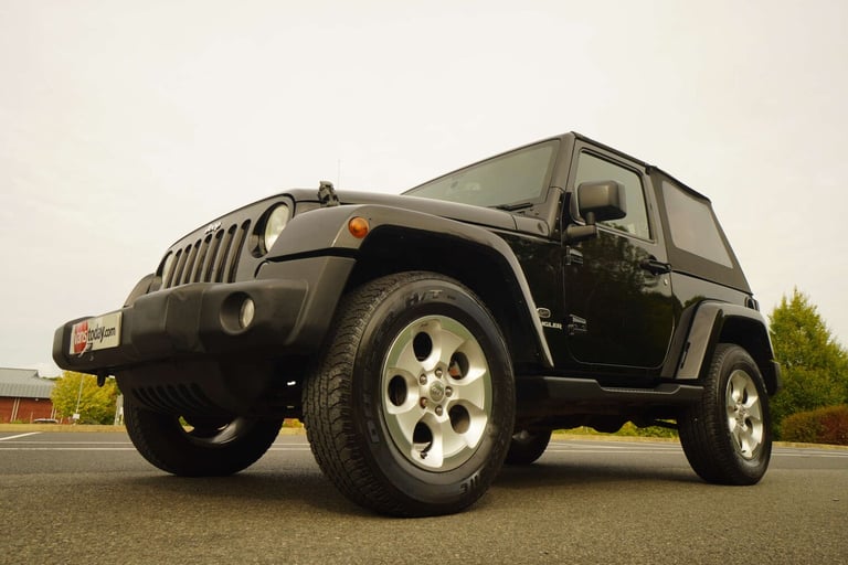 2015 Jeep Wrangler 2.8 CRD Overland 2dr Auto CONVERTIBLE DIESEL Automatic