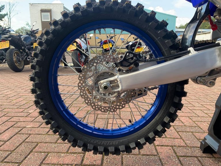 YAMAHA YZ450F / YZF450 2025 - BRAND NEW UK STOCK - SAVE 1800 AT CRESCENT YAMAHA