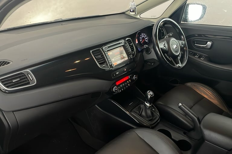  Kia Carens 1.7 Crdi 3 MPV 5dr Diesel Manual Euro 6 s/s 139 Bhp Diesel