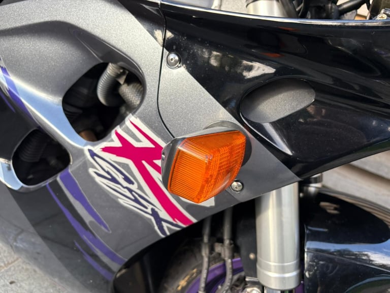 1993 / K Suzuki GSXR110 WP £3500 Black/Grey 16890 miles.