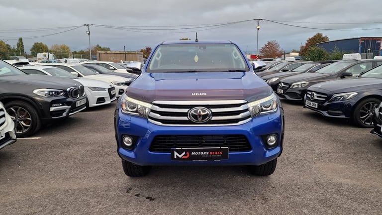 2017 Toyota Hilux 2.4 D-4D Invincible Auto 4WD Euro 6 4dr (TSS, 3.5t) PICK UP Diesel Automatic