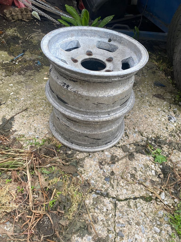 4 wheel rims (wolf race)