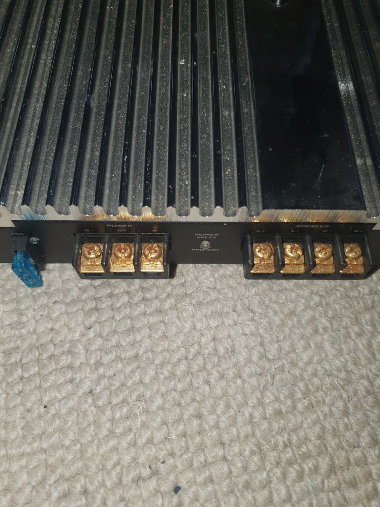 PHOENIX GOLD CAR AMPLIFIER QX2100