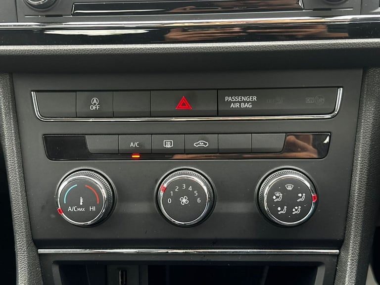 2016 SEAT Leon 1.6 TDI SE Hatchback 5dr Diesel DSG Euro 6 (s/s) (110 ps) Hatchback Diesel Automatic