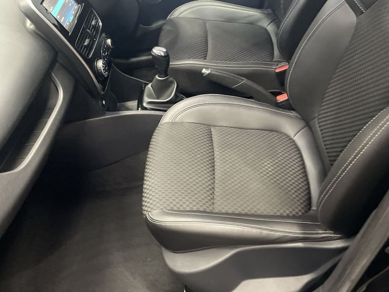 2018 68 RENAULT CLIO 0.9 TCE GT LINE HATCHBACK 5DR PETROL MANUAL EURO 6 (S/S) (9