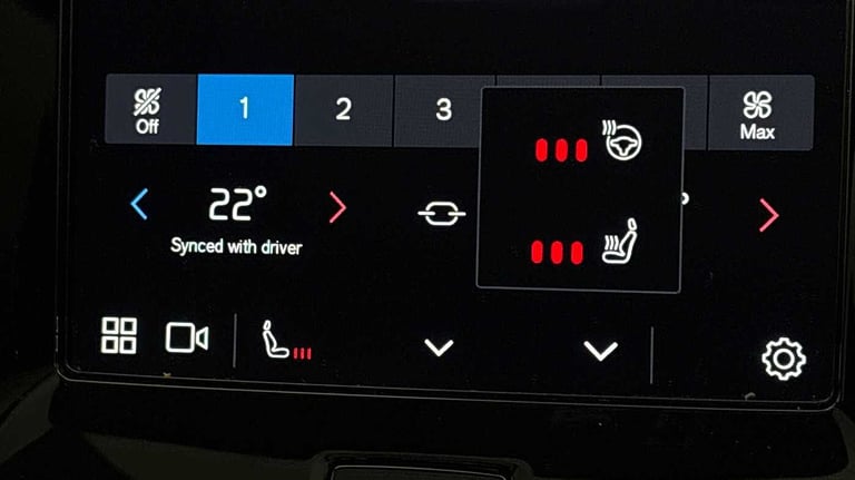 2024 Volvo XC40 2.0 B4P Ultra Dark 5dr Auto SUV Petrol Automatic