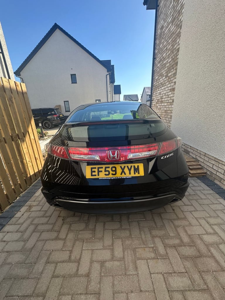 Black 2009 Auto Honda Civic – Good Mileage, Loaded