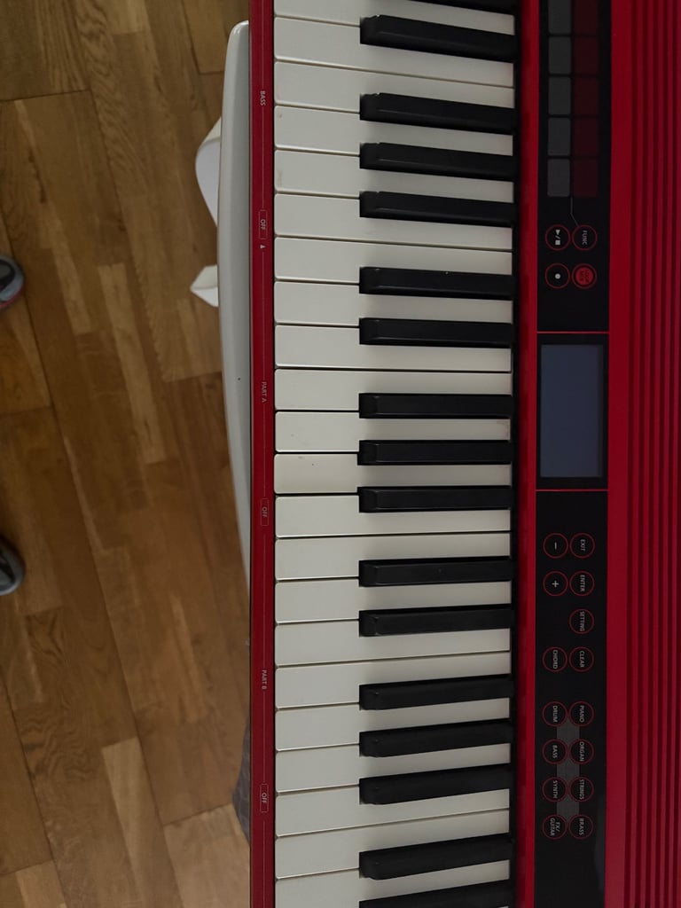 Go keys 61 key Roland mini keyboard (no cable included ) 