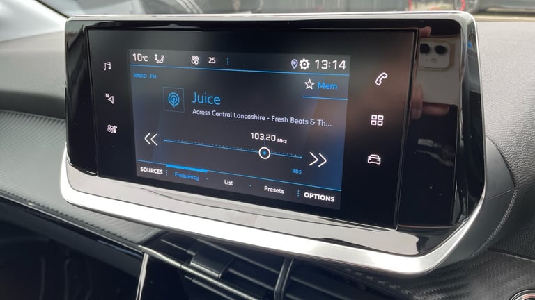 2022 Peugeot 208 1.2 PureTech Allure Premium Hatchback 5dr Petrol EAT Euro 6 (s/s) (100 ps) Hatch...