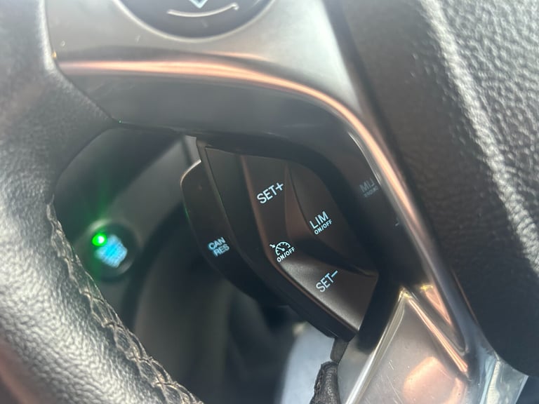 2018 68 Ford Transit Connect Limited 1.5 EcoBlue 120ps L1 SWB Blue 99,500 miles