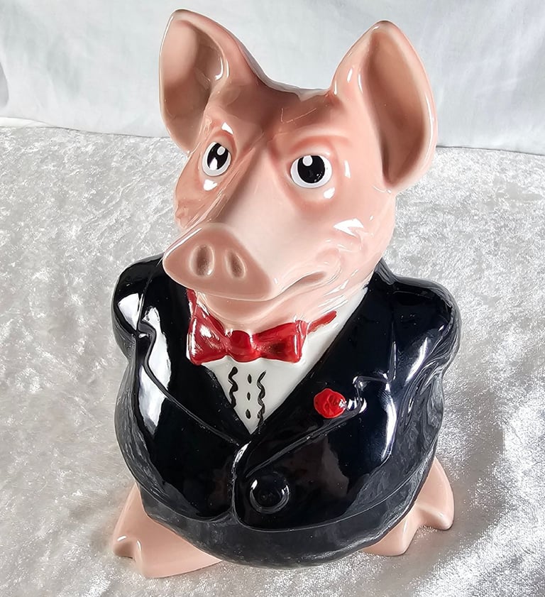 Complete set of original 5 Natwest Pigs