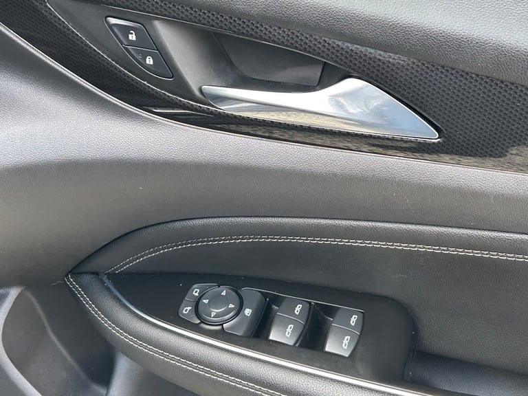 2017 Vauxhall Insignia 2.0 Turbo D SRi Vx-line Nav 5dr ESTATE Diesel Manual