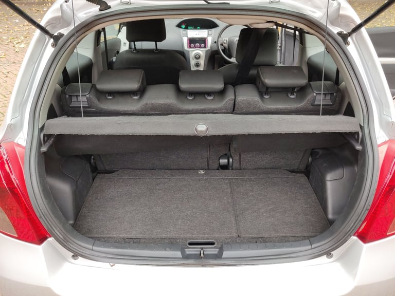 TOYOTA YARIS T2 1.0 VVT-I 2008 08 REG MET SILVER 3 DOORS  5 SPEED MANUAL 132K MILES ULEZ FREE SUPERB