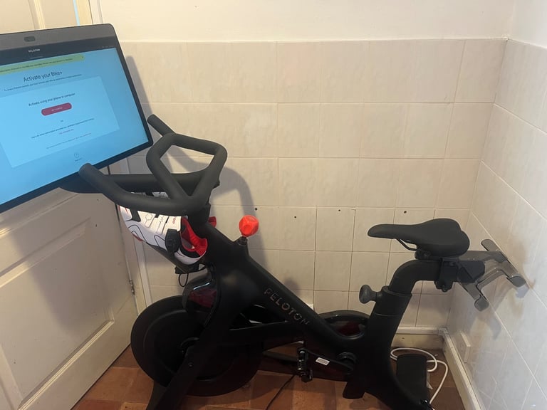 [SOLD] Peloton 2022 Plus with shoes