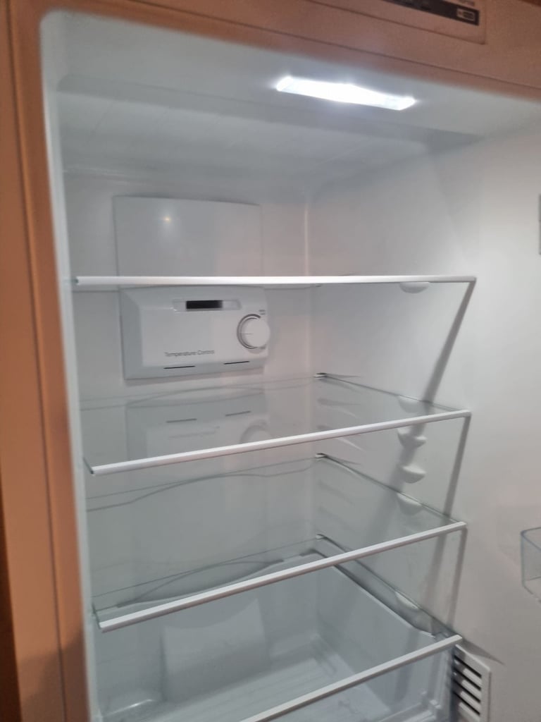 Fridge freezer 