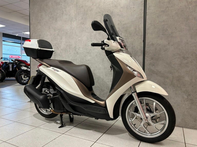 2023 Piaggio Medley 125 - 1332 miles
