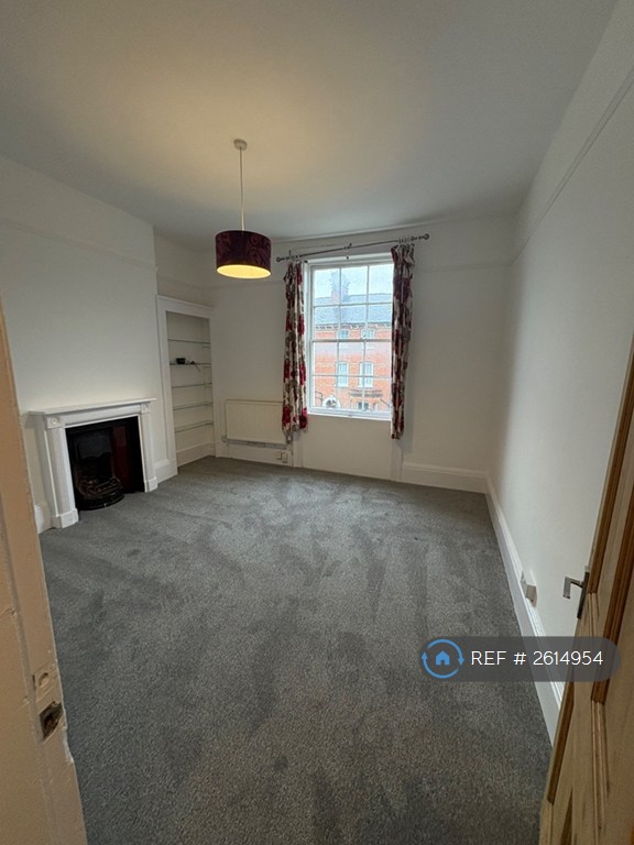1 bedroom flat in Russell Street, Reading, RG1 (1 bed) (#2614954)