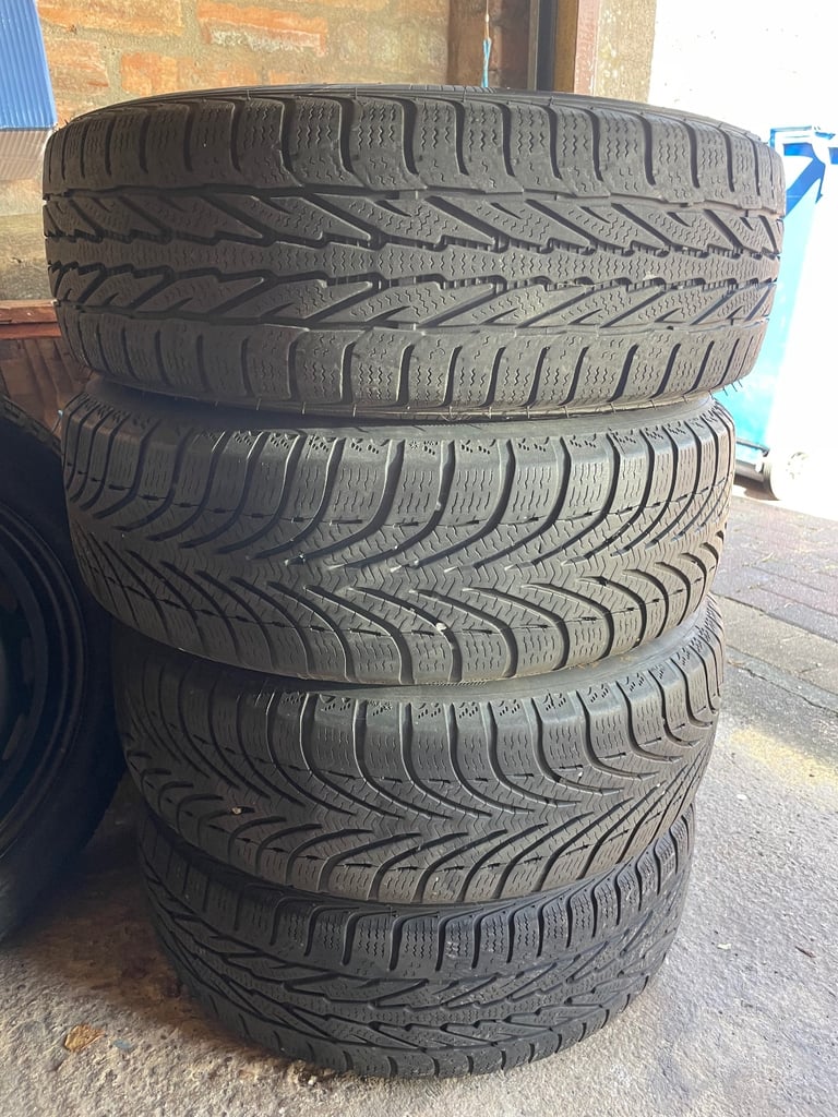 Ford fiesta 14 inch steel wheels and very good winter tyres 4x108