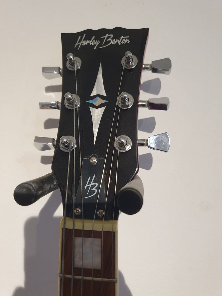 Harley Benton hollowbody electric guitar. As new!