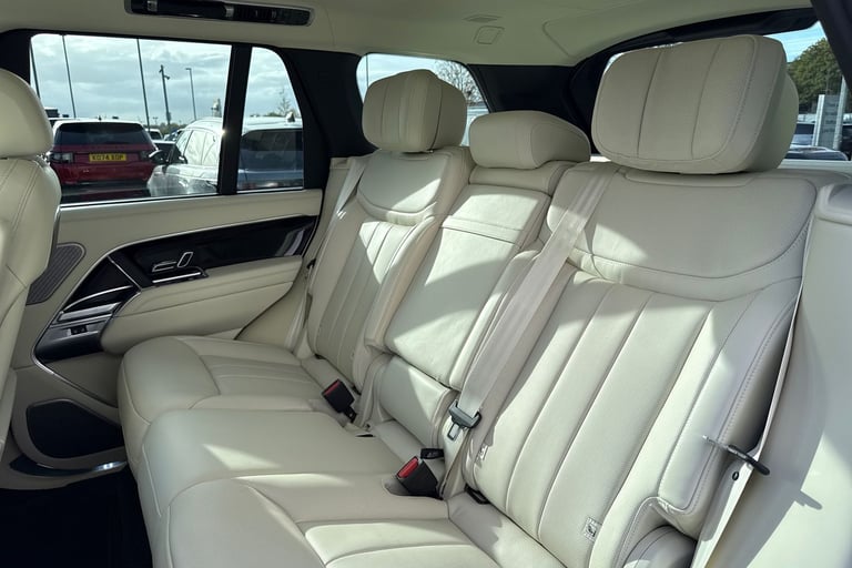 2025 Land Rover Range Rover 3.0 P460e 38.2kWh Autobiography Auto 4WD Euro 6 (s/s) 5dr SUV Automatic