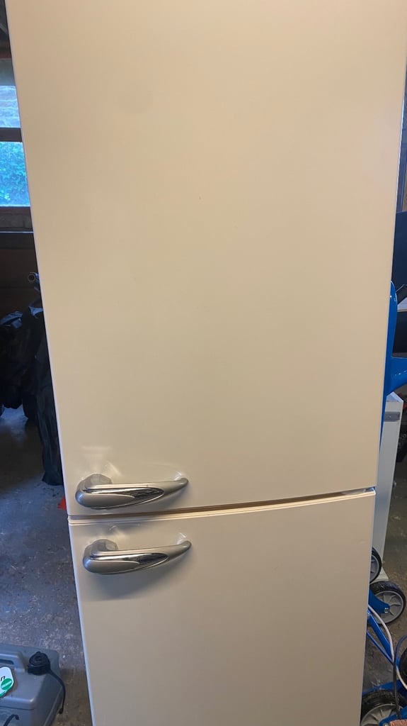 Bush Retro Fridge Freezer (cream)