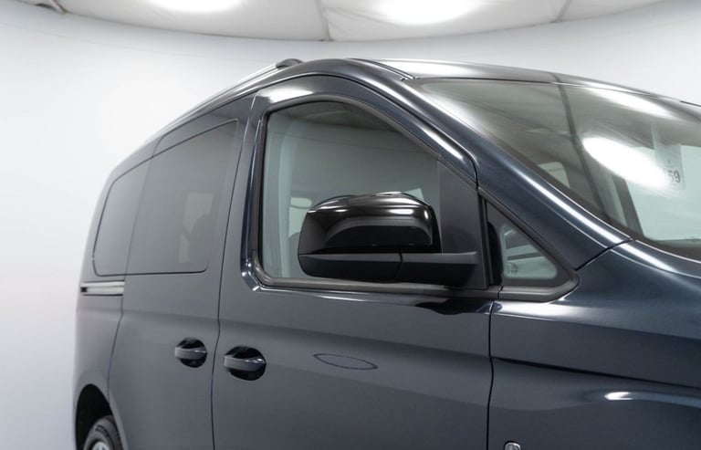 2022 72 FORD TOURNEO CONNECT 2.0 ECOBLUE TITANIUM MPV 5DR DIESEL DCT EURO 6 (S/S