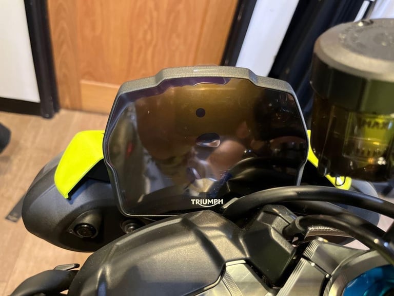 2025 Triumph Speed Triple 1200 RX Petrol yellow 6 Speed