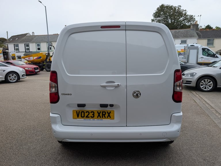 VAUXHALL COMBO 1.5 Turbo D 2300 Pro *high Spec Van* 2023